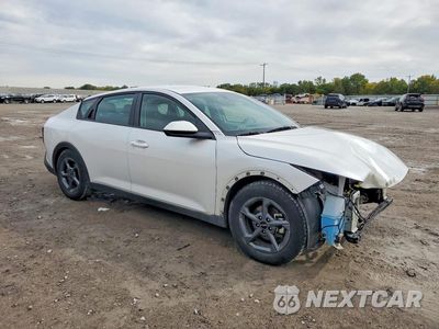 Czwarte zdjęcie samochodu z boku: 2025 KIA K4 LXS VIN:3KPFT4DE2SE044235 - miniatura