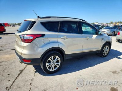 Trzecie zdjęcie samochodu z tyłu: 2018 FORD ESCAPE SEL VIN:1FMCU9HD4JUB66220 - miniatura