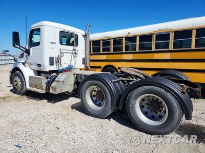 Drugie zdjęcie samochodu z przodu: 2019 PETERBILT 579 SEMI TRUCK VIN:1XPBDP9X4KD261356 - miniatura