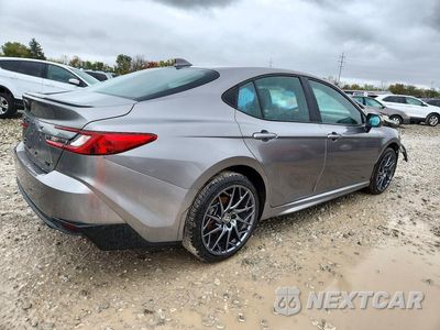 Trzecie zdjęcie samochodu z tyłu: 2025 TOYOTA CAMRY SE VIN:4T1DBADK8SU504641 - miniatura
