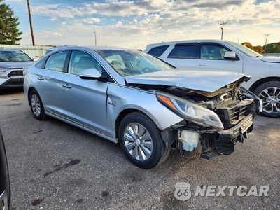 Czwarte zdjęcie samochodu z boku: 2016 HYUNDAI SONATA HYBRID SE VIN:KMHE24L1XGA012040 - miniatura
