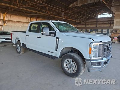 Czwarte zdjęcie samochodu z boku: 2023 FORD F250 SUPER DUTY VIN:1FT8W2BT7PED66555 - miniatura