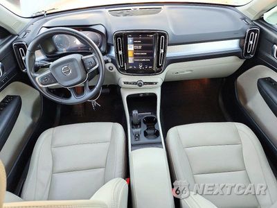 Zdjęcie 8 z 12 samochodu: 2021 VOLVO XC40 T5 MOMENTUM VIN:YV4162UK4M2399142 - miniatura