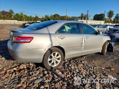 Trzecie zdjęcie samochodu z tyłu: 2010 TOYOTA CAMRY BASE VIN:4T1BF3EK4AU105326 - miniatura