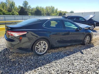 Trzecie zdjęcie samochodu z tyłu: 2018 TOYOTA CAMRY XLE VIN:4T1B11HKXJU010560 - miniatura