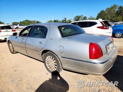 Drugie zdjęcie samochodu z przodu: 2004 LINCOLN TOWN CAR EXECUTIVE VIN:1LNHM81W14Y644733 - miniatura