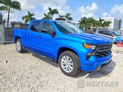 Czwarte zdjęcie samochodu z boku: 2025 CHEVROLET SILVERADO C1500 CUSTOM VIN:3GCPABEK2SG297739 - miniatura