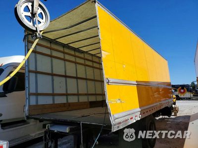 Trzecie zdjęcie samochodu z tyłu: 2022 INTERNATIONAL MV607 BOX TRUCK VIN:3HAEUMML2NL177855 - miniatura