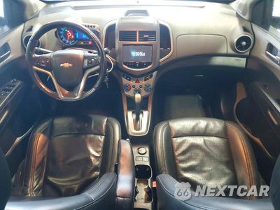 Zdjęcie 8 z 12 samochodu: 2013 CHEVROLET SONIC LTZ VIN:1G1JE5SH8D4138740 - miniatura