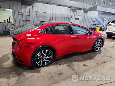 Trzecie zdjęcie samochodu z tyłu: 2026 TOYOTA PRIUS PLUG-IN HYBRID XSE PREMIUM VIN:JTDACACU5T3056826 - miniatura