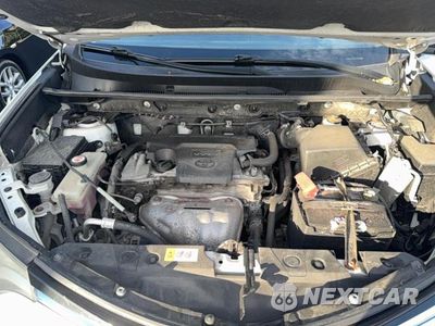 Zdjęcie 7 z 10 samochodu: 2017 TOYOTA RAV4 LE VIN:JTMBFREV7HJ700751 - miniatura