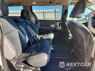 Zdjęcie 11 z 14 samochodu: 2018 TOYOTA SIENNA SE 8-PASSENGER VIN:5TDXZ3DC2JS900911 - miniatura