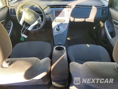 Zdjęcie 8 z 12 samochodu: 2015 TOYOTA PRIUS TWO VIN:JTDKN3DU3F1881658 - miniatura
