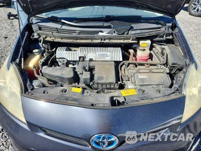 Zdjęcie 11 z 13 samochodu: 2014 TOYOTA PRIUS TWO VIN:JTDKN3DU1E1740764 - miniatura