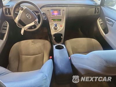 Zdjęcie 8 z 12 samochodu: 2012 TOYOTA PRIUS THREE VIN:JTDKN3DU8C1565555 - miniatura