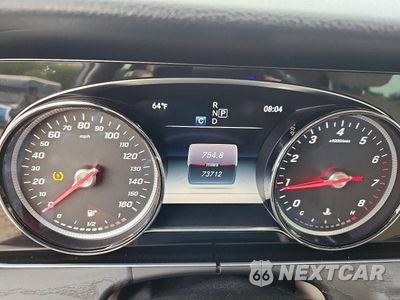 Zdjęcie 9 z 12 samochodu: 2017 MERCEDES-BENZ E 300 4MATIC VIN:WDDZF4KB5HA238336 - miniatura