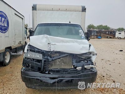Piąte zdjęcie samochodu w środku: 2022 GMC SAVANA BOX TRUCK VIN:7GZ37TC73NN011851 - miniatura