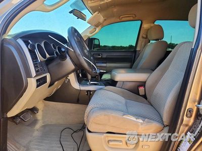 Zdjęcie 7 z 12 samochodu: 2011 TOYOTA TUNDRA CREWMAX SR5 VIN:5TFDY5F10BX178928 - miniatura