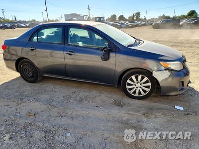 Czwarte zdjęcie samochodu z boku: 2012 TOYOTA COROLLA LE VIN:2T1BU4EE5CC794867 - miniatura