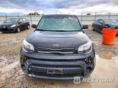 Piąte zdjęcie samochodu w środku: 2017 KIA SOUL BASE VIN:KNDJN2A26H7882165 - miniatura