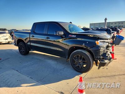 Czwarte zdjęcie samochodu z boku: 2026 CHEVROLET SILVERADO K1500 RST VIN:2GCUKEED4T1204023 - miniatura