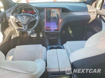 Zdjęcie 8 z 13 samochodu: 2018 TESLA MODEL X VIN:5YJXCBE40JF116816 - miniatura