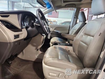Zdjęcie 7 z 13 samochodu: 2016 TOYOTA SIENNA XLE PREMIUM 8-PASSENGER VIN:5TDYK3DC5GS753176 - miniatura