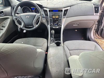 Zdjęcie 8 z 12 samochodu: 2012 HYUNDAI SONATA HYBRID VIN:KMHEC4A44CA037844 - miniatura