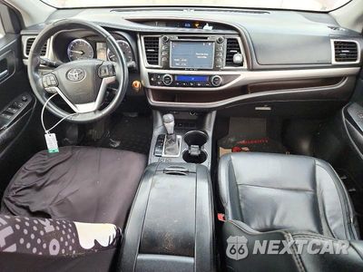 Zdjęcie 8 z 13 samochodu: 2016 TOYOTA HIGHLANDER XLE VIN:5TDKKRFH3GS136800 - miniatura