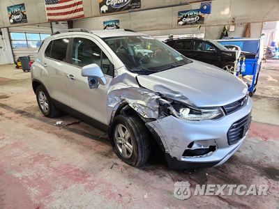 Czwarte zdjęcie samochodu z boku: 2018 CHEVROLET TRAX 1LT VIN:KL7CJPSB9JB596746 - miniatura