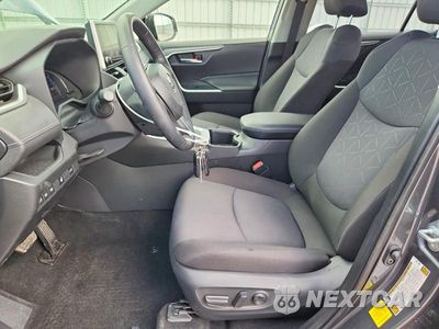 Zdjęcie 7 z 12 samochodu: 2025 TOYOTA RAV4 HYBRID XLE VIN:JTMRWRFV8SD310597 - miniatura