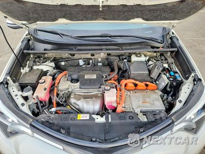Zdjęcie 12 z 13 samochodu: 2017 TOYOTA RAV4 HV LIMITED VIN:JTMDJREV8HD132631 - miniatura