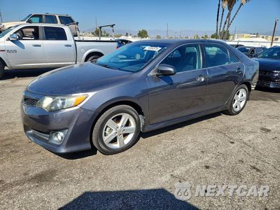 2014 TOYOTA CAMRY SE 4T1BF1FK3EU734648 - główne zdjęcie licytacji z USA - miniatura