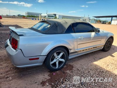 Trzecie zdjęcie samochodu z tyłu: 2005 FORD MUSTANG VIN:1ZVFT84NX55213728 - miniatura