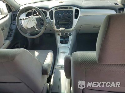Zdjęcie 8 z 14 samochodu: 2006 TOYOTA HIGHLANDER BASE VIN:JTEDP21A860104613 - miniatura