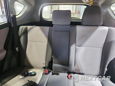 Zdjęcie 10 z 13 samochodu: 2015 TOYOTA RAV4 LE VIN:JTMBFREV3FD146653 - miniatura