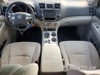 Zdjęcie 8 z 13 samochodu: 2013 TOYOTA HIGHLANDER BASE VIN:5TDBK3EH0DS221720 - miniatura