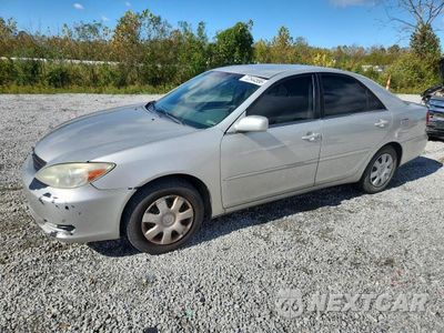 2002 TOYOTA CAMRY LE 4T1BE32K42U058050 - główne zdjęcie licytacji z USA - miniatura