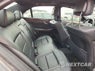 Zdjęcie 10 z 12 samochodu: 2012 MERCEDES-BENZ E 350 4MATIC VIN:WDDHF8JB7CA623510 - miniatura