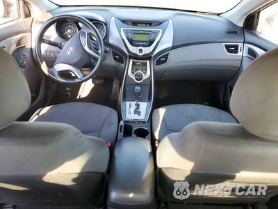 Zdjęcie 8 z 12 samochodu: 2013 HYUNDAI ELANTRA GLS VIN:5NPDH4AEXDH161640 - miniatura