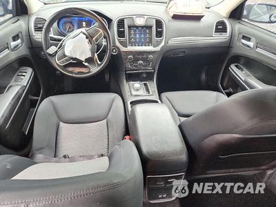 Zdjęcie 8 z 12 samochodu: 2019 CHRYSLER 300 TOURING VIN:2C3CCAAG6KH693858 - miniatura