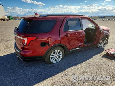 Trzecie zdjęcie samochodu z tyłu: 2018 FORD EXPLORER XLT VIN:1FM5K8D83JGB48310 - miniatura