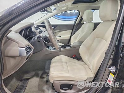 Zdjęcie 7 z 12 samochodu: 2017 JAGUAR XE VIN:SAJAR4BN1HA971459 - miniatura