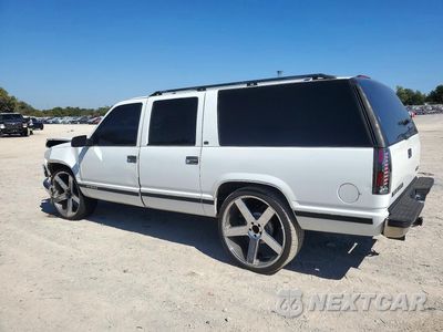 Drugie zdjęcie samochodu z przodu: 1999 GMC SUBURBAN C1500 VIN:1GKEC16R9XJ752121 - miniatura