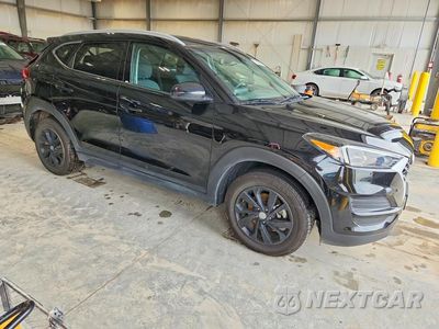 Czwarte zdjęcie samochodu z boku: 2019 HYUNDAI TUCSON VALUE VIN:KM8J3CA41KU035233 - miniatura