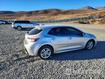Trzecie zdjęcie samochodu z tyłu: 2019 TOYOTA COROLLA HATCHBACK SE VIN:JTNK4RBE5K3016931 - miniatura