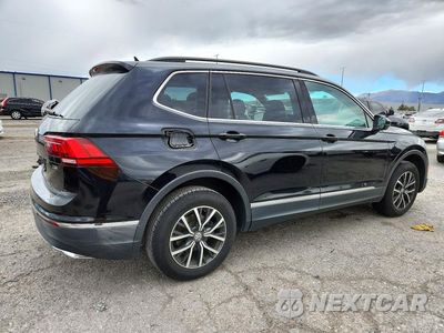 Trzecie zdjęcie samochodu z tyłu: 2018 VOLKSWAGEN TIGUAN SE VIN:3VV3B7AX0JM222551 - miniatura
