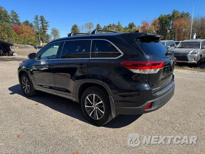 Trzecie zdjęcie samochodu z tyłu: 2017 TOYOTA HIGHLANDER HYBRID XLE VIN:5TDJGRFH5HS028970 - miniatura