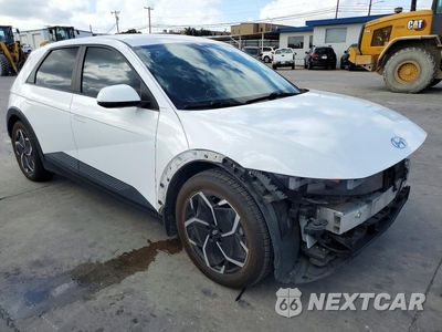 Czwarte zdjęcie samochodu z boku: 2022 HYUNDAI IONIQ 5 SE VIN:KM8KM4AE4NU068053 - miniatura