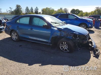 Czwarte zdjęcie samochodu z boku: 2018 VOLKSWAGEN JETTA S VIN:3VW2B7AJ8JM259513 - miniatura